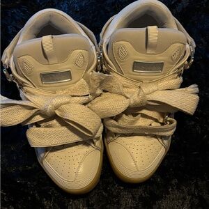 LEATHER LANVIN CURB SNEAKERS
Size 45
Pre-Owned